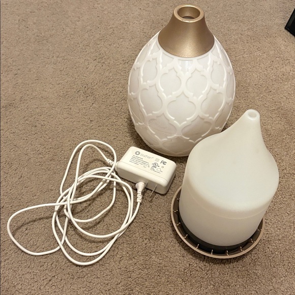 Young Living Diffuser - Picture 5 of 8